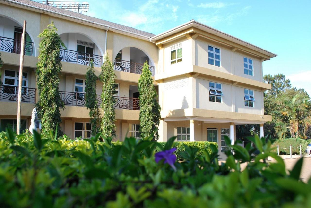 Garden Courts Hotel Masaka Ngoại thất bức ảnh
