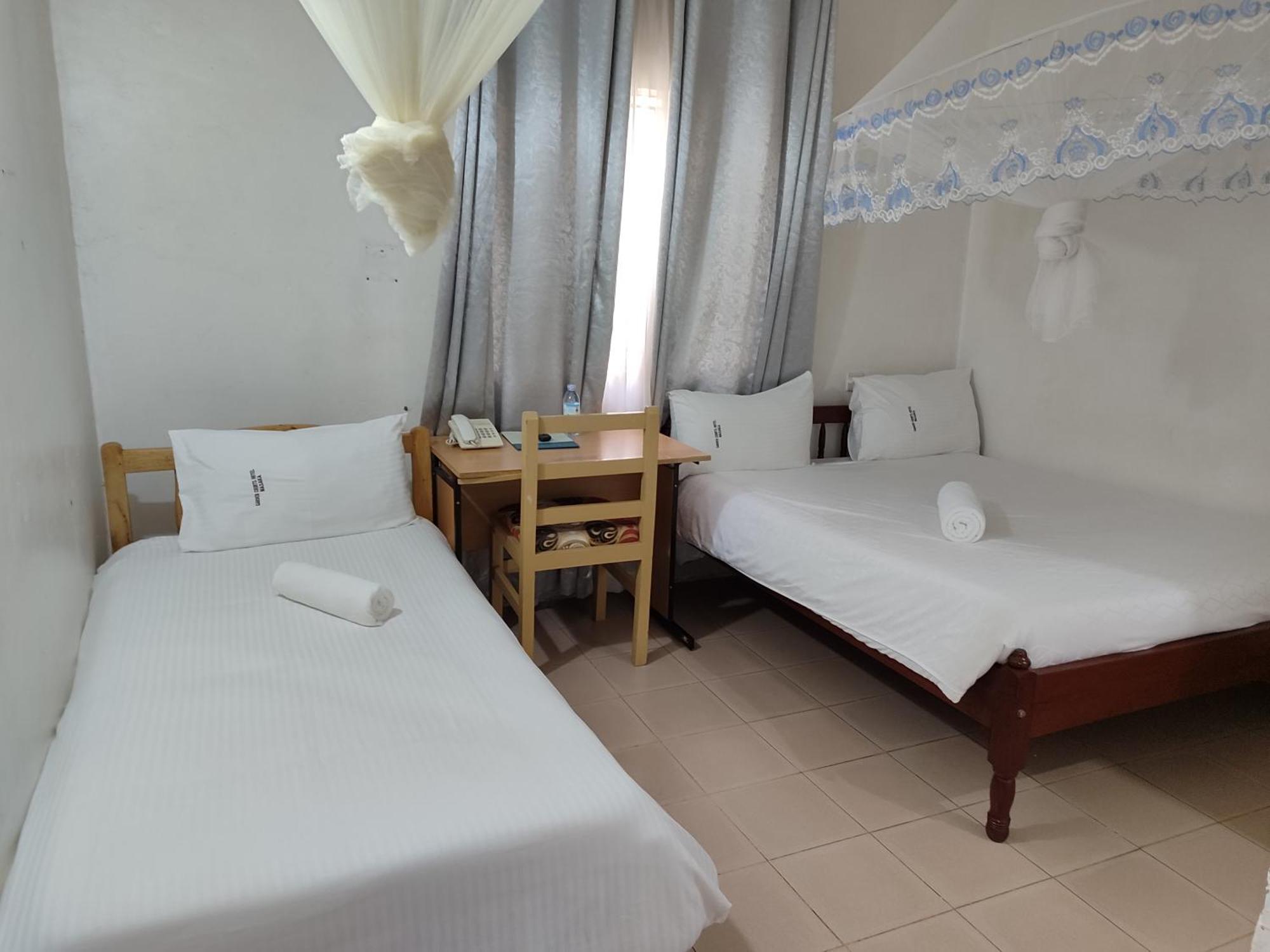 Garden Courts Hotel Masaka Ngoại thất bức ảnh