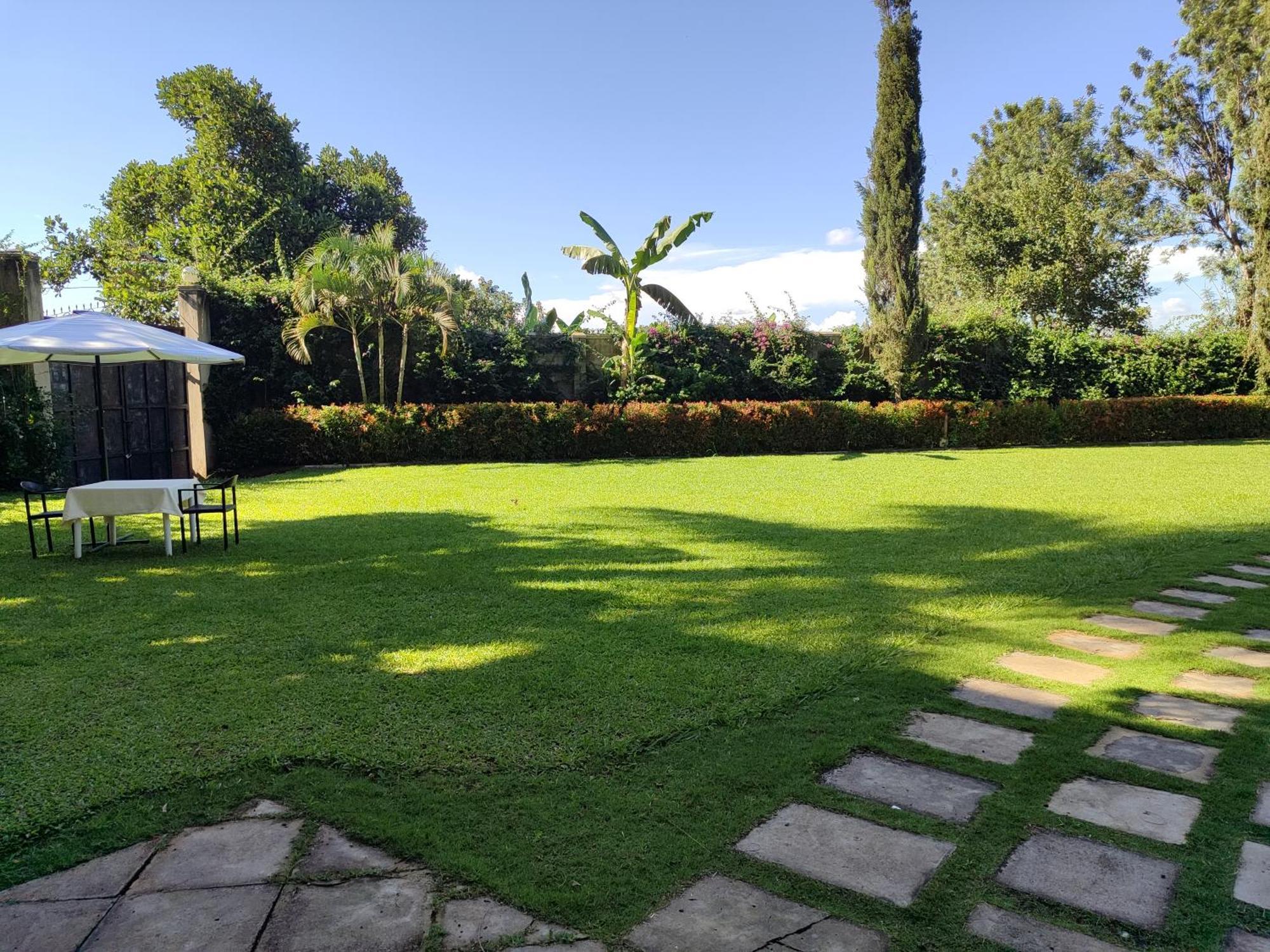 Garden Courts Hotel Masaka Ngoại thất bức ảnh