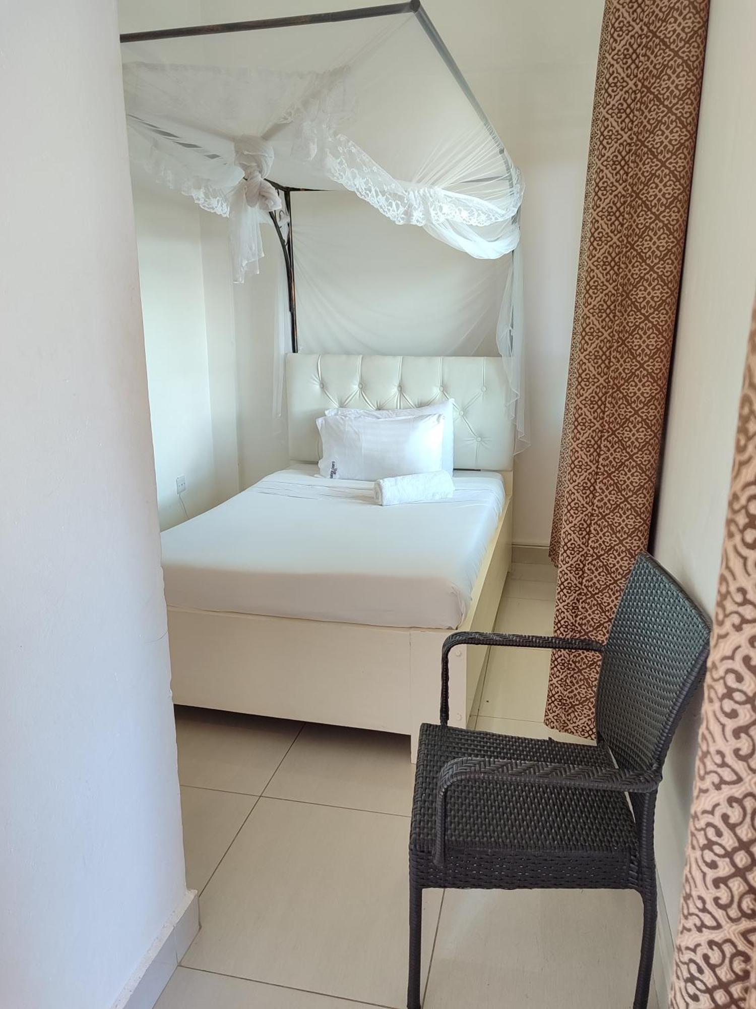 Garden Courts Hotel Masaka Ngoại thất bức ảnh
