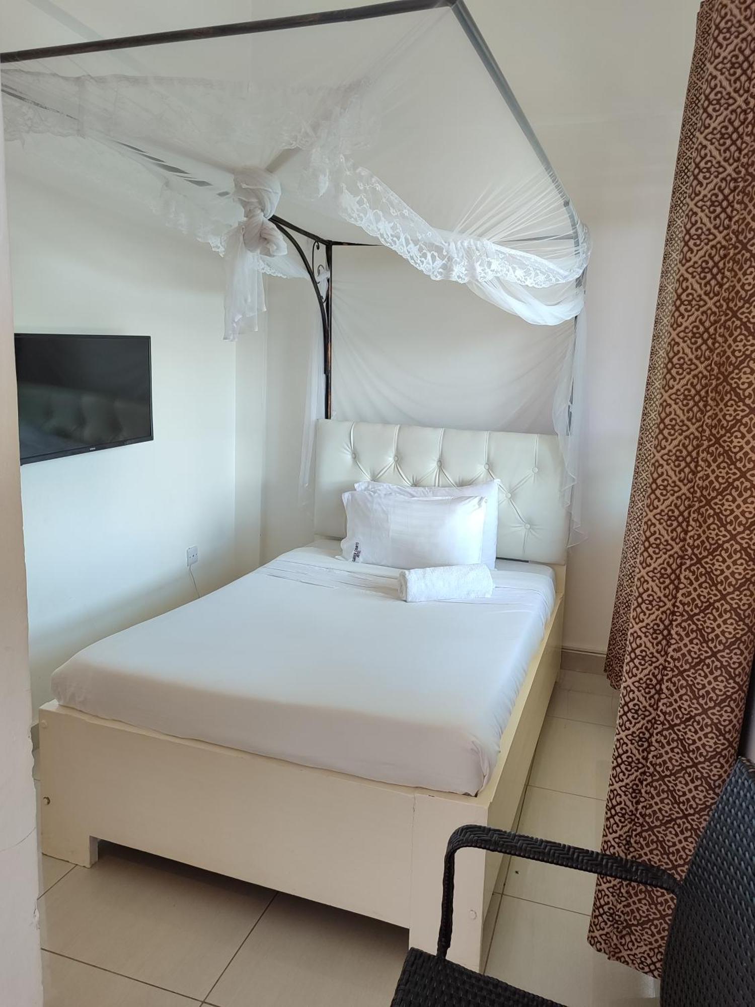 Garden Courts Hotel Masaka Ngoại thất bức ảnh